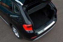 BMW X1 E84 2009–2015 OmsaLine takapuskurin suojalista (RST) kuva 1
