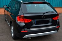 BMW X1 E84 2009–2015 OmsaLine takapuskurin suojalista (RST) kuva 2