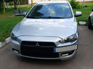 Mitsubishi Lancer X 2008– Rekisterikilven teline (muovi) Mattamusta kuva 3