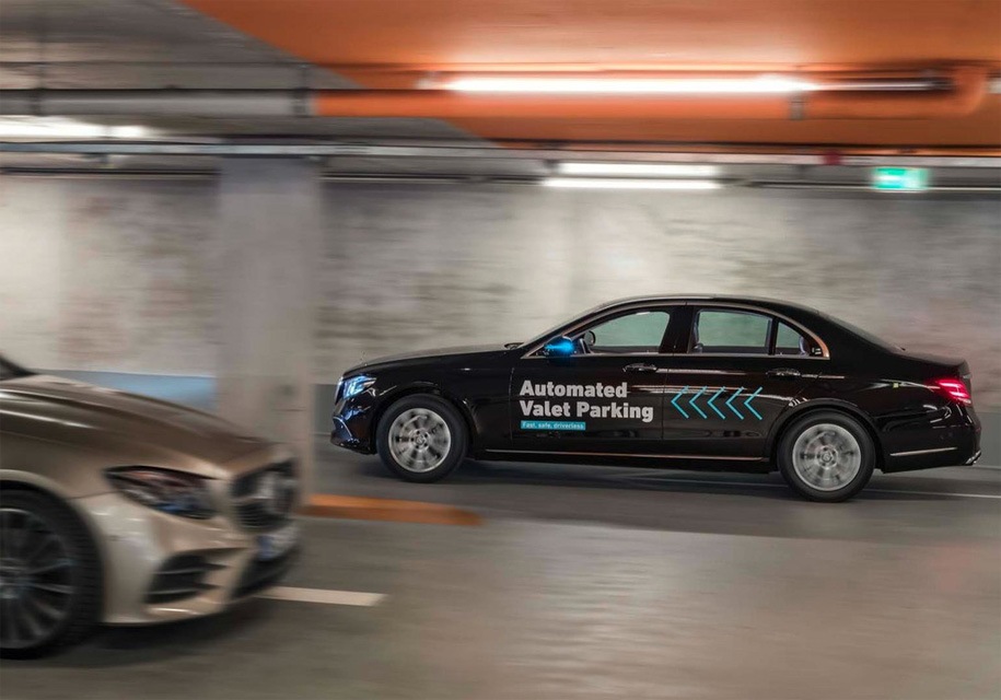 Mercedes-Benz kehitti autonomisen pysäköintijärjestelmän