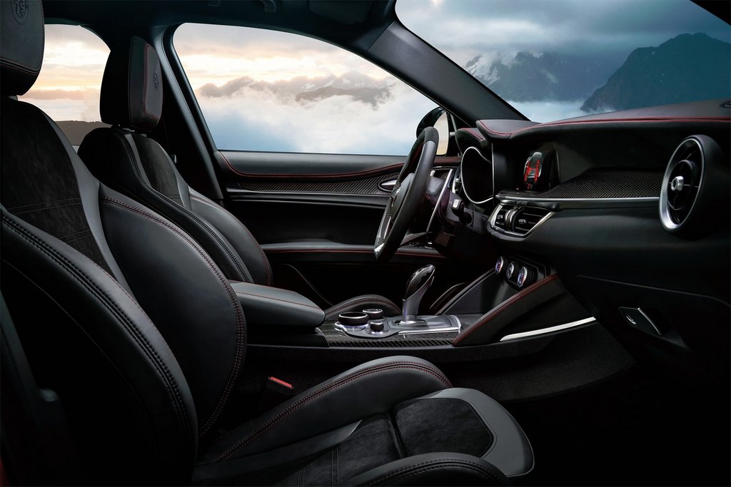 Alfa Romeo Stelvio -crossoverin ensikoeajo