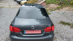 Volkswagen Jetta 2011–2018 Rekisterikilven ylälista OmsaLine (ruostumaton teräs) kuva 3