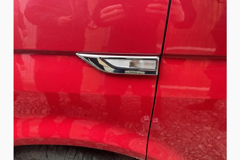 Volkswagen T6 2015–2024 Sivuvilkun toistimien kromikuoret 2015-2019 (2 kpl, muovi) Image