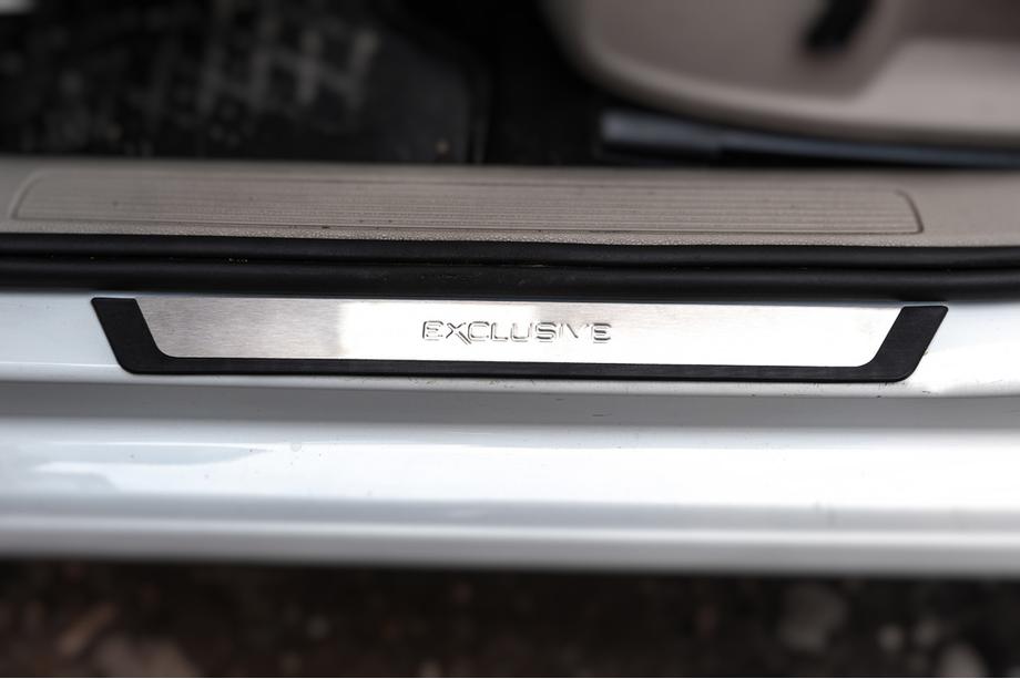 Volkswagen Golf 7/E-Golf 2012–2020 Flexill Exclusive kynnyslistat (4 kpl, ruostumaton teräs) Kuva 2