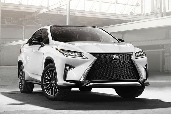 Lexus RX F Sport -crossoverin koeajo