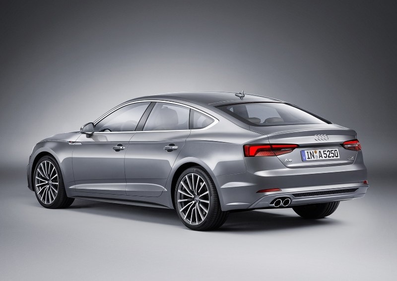 Katsaus uusimman sukupolven Audi A5 Sportbackiin