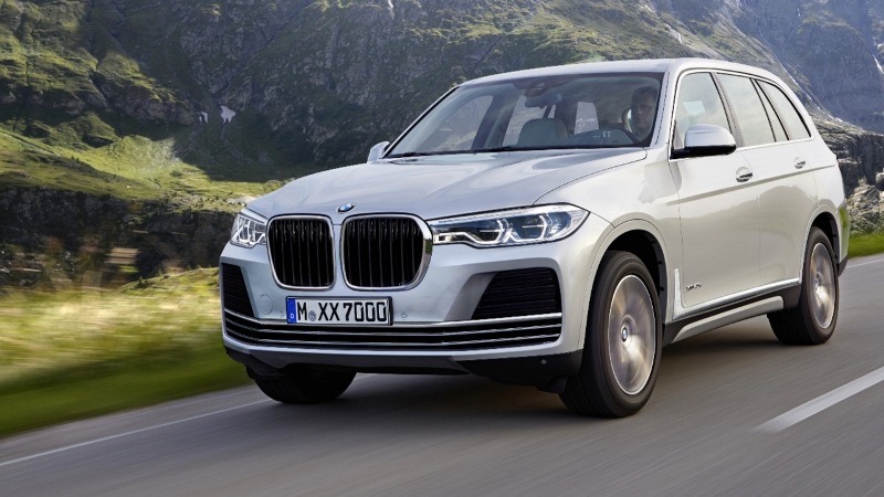 BMW X7 -lippulaivacrossover esitellään syksyllä
