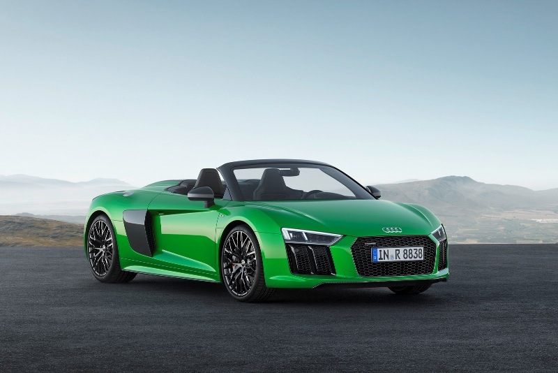 Audi esitteli yhtiön historian tehokkaimman avoauton