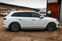 Audi Q7 2015–2026 OEM V1 sivuastinlaudat (2 kpl, alumiini) kuva 3