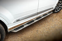Audi Q7 2015–2026 OEM V1 sivuastinlaudat (2 kpl, alumiini) kuva 2