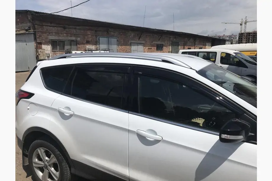 Ford Kuga/Escape 2013–2019 Alkuperäiset kattokaiteet (2 kpl) Kuva 4