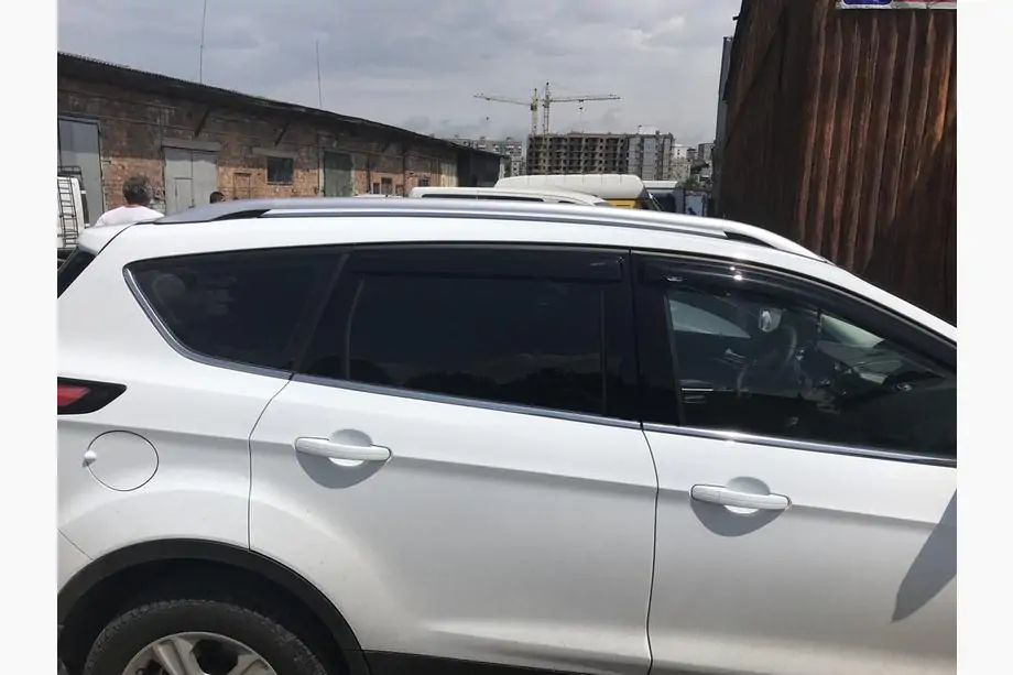 Ford Kuga/Escape 2013–2019 Alkuperäiset kattokaiteet (2 kpl) Kuva 5