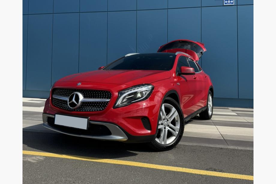 Mercedes GLA X156 2014–2019 Etusäleikkö Diamond Silver (2014-2016) Image