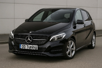 Mercedes B-sarja W246 2011–2018 Etusäleikkö Diamond Black (2015-2018) kuva 1