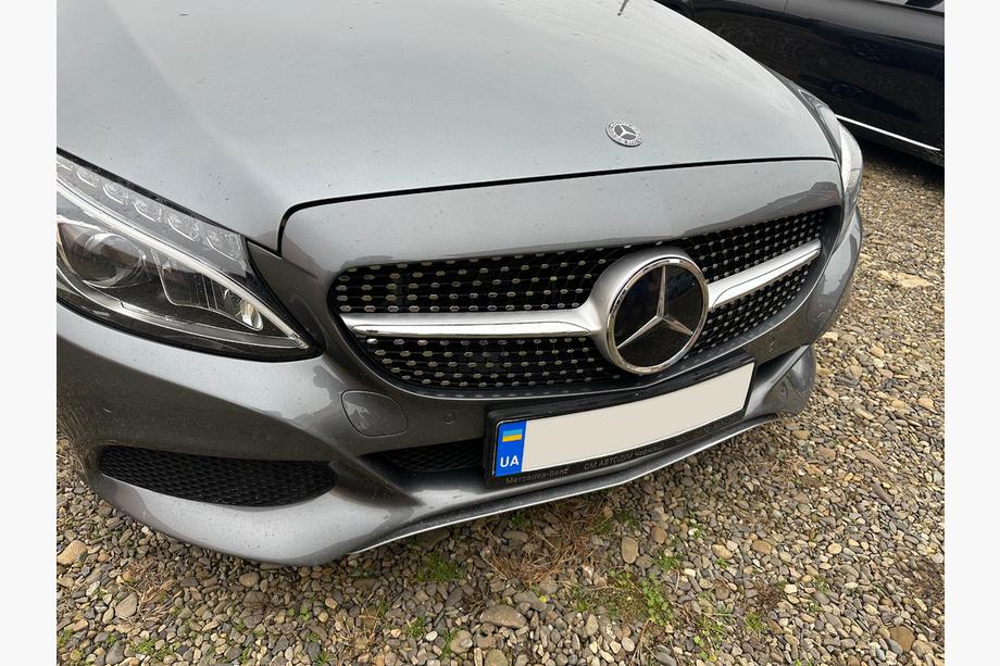 Mercedes C-class W205 2014–2021 Etusäleikkö Diamond Silver (Avantgarde/AMG-Line/C43 AMG) 2018+, kameralla Image