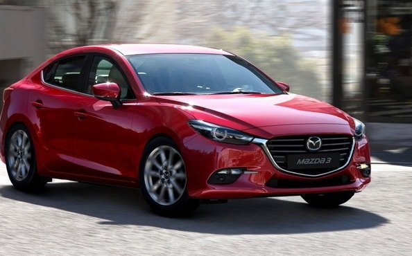 Uudistetun Mazda 3:n koeajo