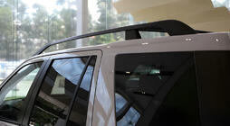 Land Rover Freelander II 2006–2014 Alkuperäiset kattokaiteet (2 kpl) kuva 3