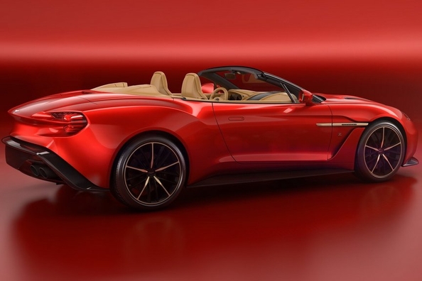 Aston Martin esitteli urheiluautojen uudet malliversiot