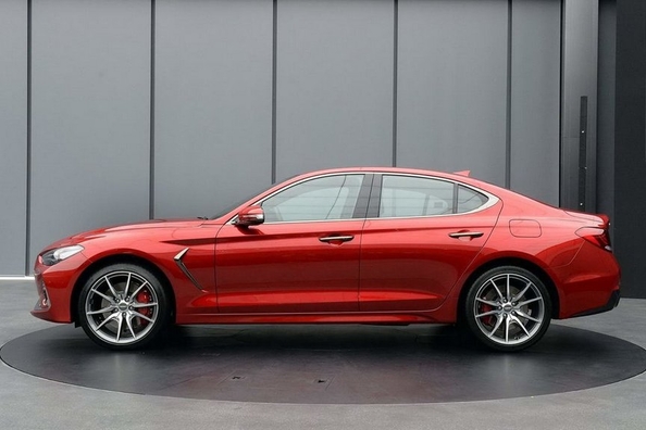 Korealaiset esittelivät BMW 3-Seriesin pääkilpailijan