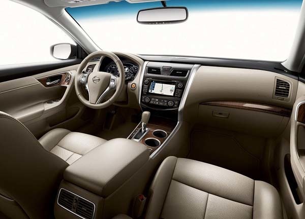 Nissan Teana -sedanin koeajo ja katsaus