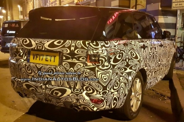 Uusi Range Rover Sport bongattiin Saksan teillä