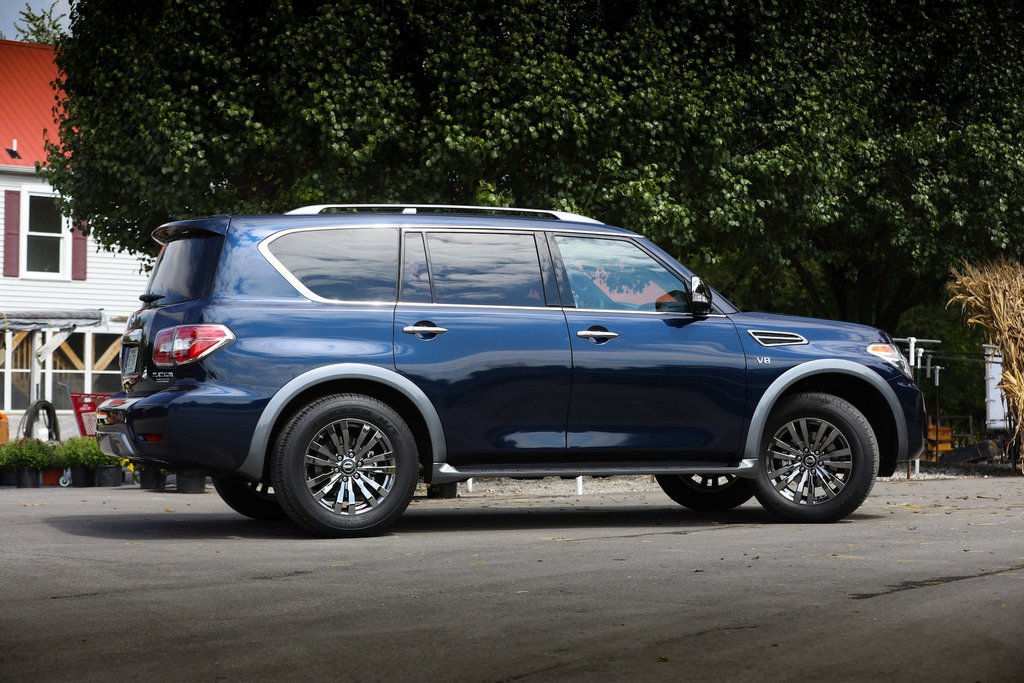 Nissan Armada -maasturi sai ainutlaatuisen Platinum Reserve -version