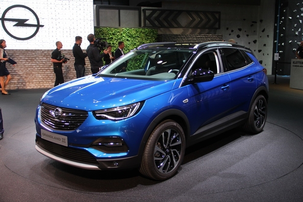 Uuden Opel Grandland X -crossoverin katsaus
