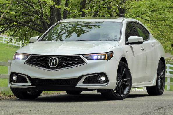 Päivitetty premium-sedan Acura TLX