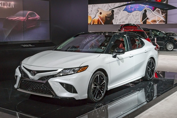 Toyota Camry 2018 -mallivuoden katsaus