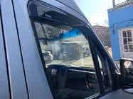 Mercedes Sprinter W906 2006–2018 Liimattavat ikkunatuuliohjaimet (2 kpl, Niken) kuva 3