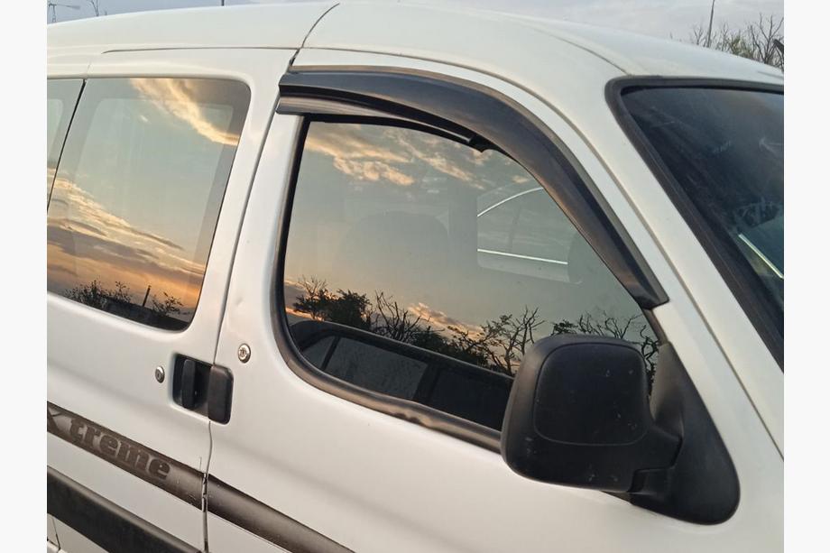 Citroen Berlingo 1996–2008 Tuuliohjaimet (2 kpl, Sunplex Sport) Image
