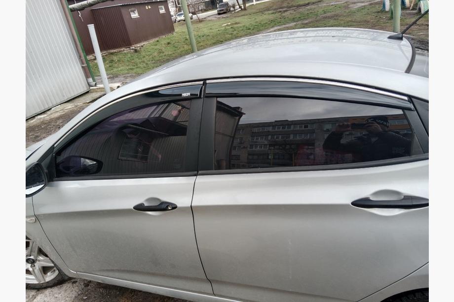 Hyundai Accent 2011–2017 Ikkunatuuliohjaimet kromilistalla SD (4 kpl, Niken) Image