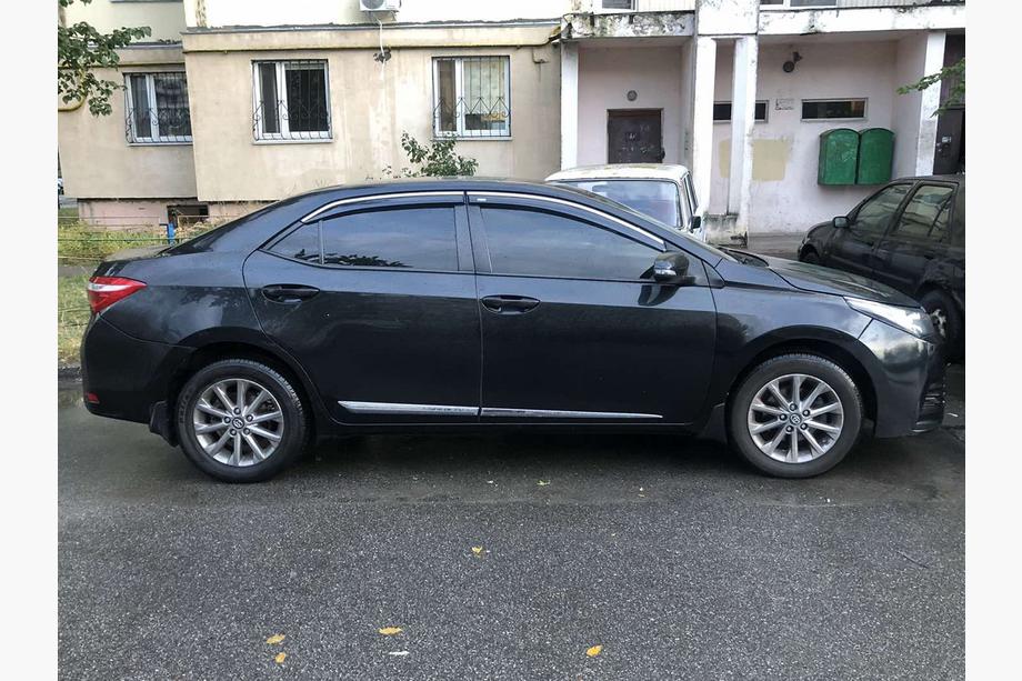 Toyota Corolla 2013–2019 Ikkunatuuliohjaimet kromilistalla (4 kpl, Niken) Image