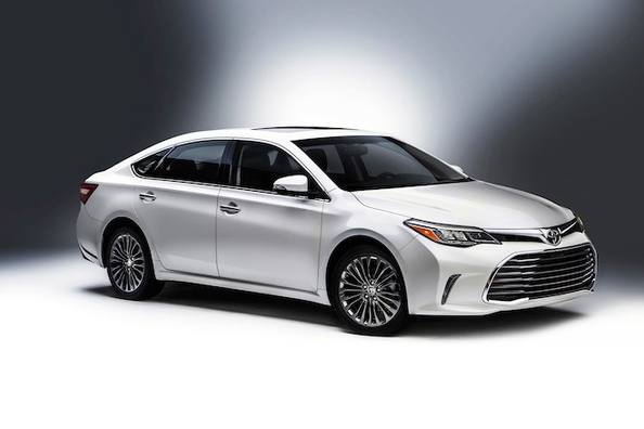 Toyota Avalon -lippulaivasedanin esittely