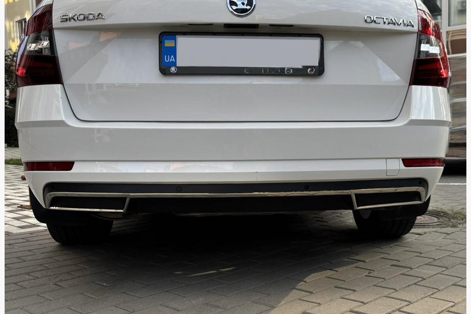Skoda Octavia III A7 2013–2019 Takadiffuusorin kehys (2013-2017, ruostumaton teräs) Kuva 8