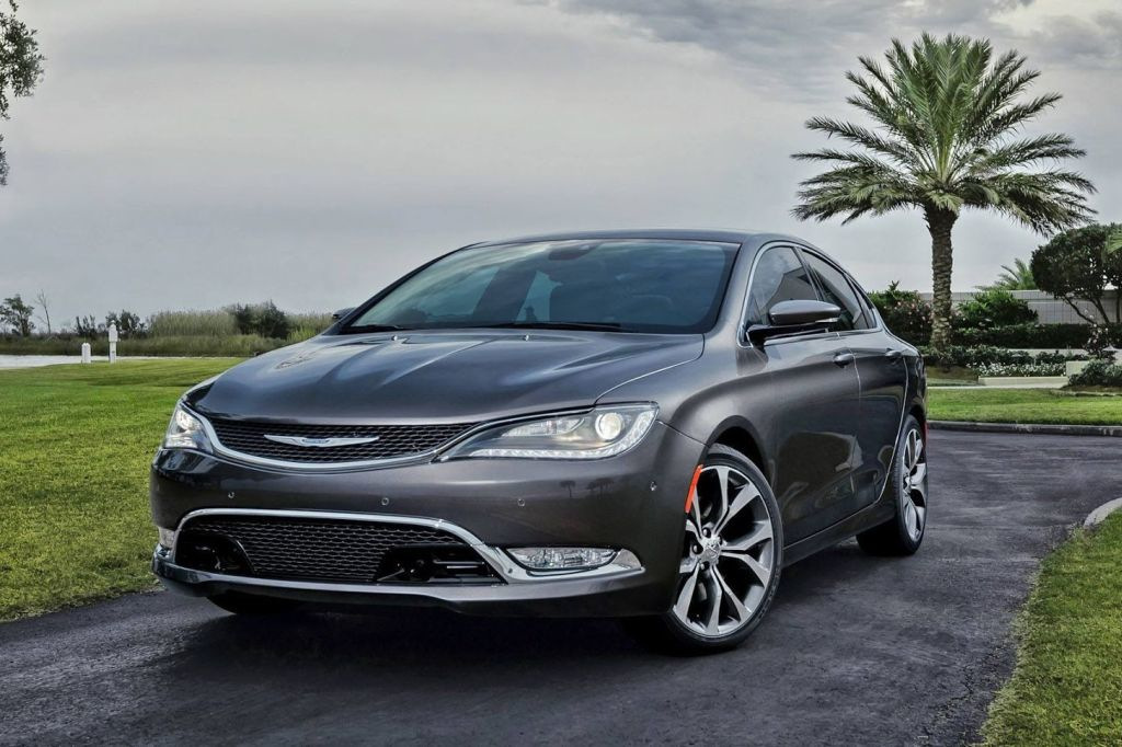 Paljonko uusi Chrysler maksaa ja mitkä ovat sen ominaisuudet?