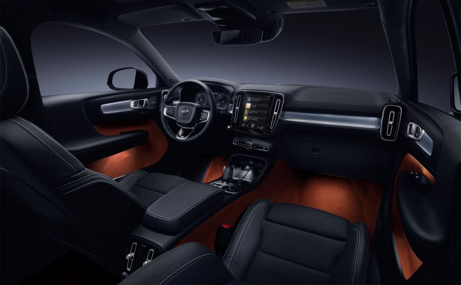 Uusi kompakti Volvo XC40 -crossover