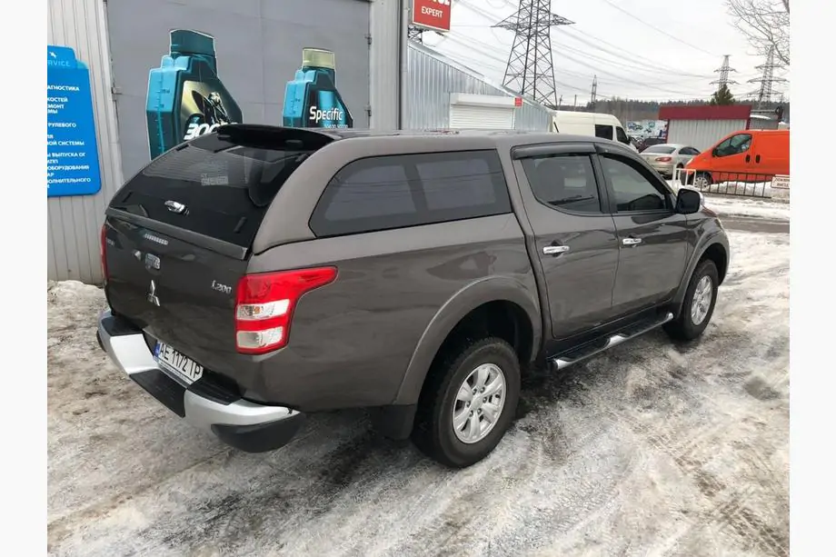 Mitsubishi L200 2015–2024 Kattokatos (Canopy) Kuva 4