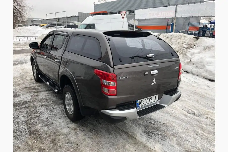 Mitsubishi L200 2015–2024 Kattokatos (Canopy) Kuva 6