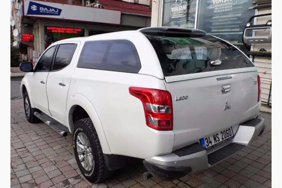 Mitsubishi L200 2015–2024 Kattokatos (Canopy) Kuva 10