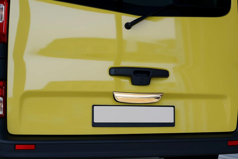 Renault Trafic 2001–2015 Kromilista rekisterikilven yläpuolelle, alaosa (yksiovinen, ruostumaton teräs) Image