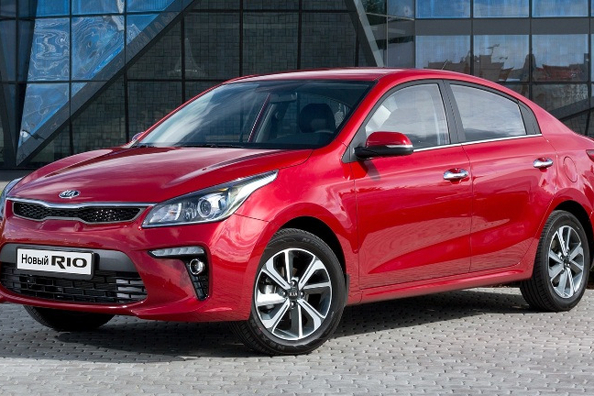 KIA Rio -sedanin koeajo ja esittely