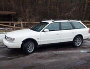 Audi A6 C4 1994–1997 Lokasuojan kaarilevikkeet (4 kpl, mustat) kuva 1