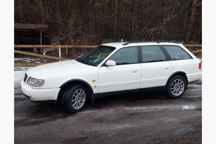 Audi A6 C4 1994–1997 Lokasuojan kaarilevikkeet (4 kpl, mustat) Image