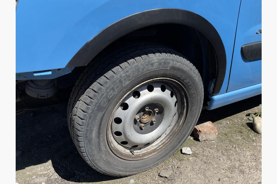Citroen Jumpy 2007–2017 Lokasuojan kaarilevikkeet (4 kpl, mustat) Image