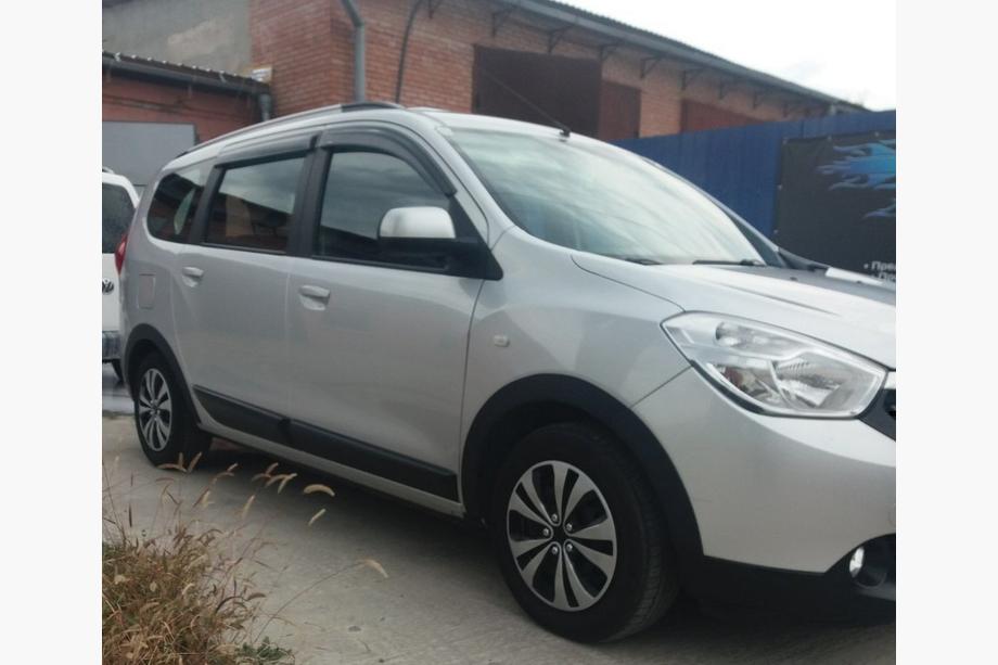 Renault Lodgy 2013–2022 Lokasuojan kaarilevikkeet (4 kpl, mustat) Kuva 3