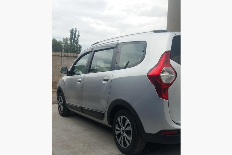 Renault Lodgy 2013–2022 Lokasuojan kaarilevikkeet (4 kpl, mustat) Kuva 5