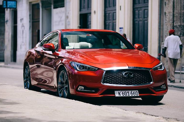 Toisen sukupolven Infiniti Q60 -coupé