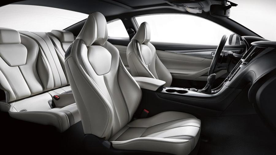 Toisen sukupolven Infiniti Q60 -coupé