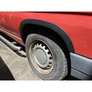 Lokasuojan kaarilevikkeet (4 kpl, mustat) Mercedes Vito W638 1996–2003 kuva 1